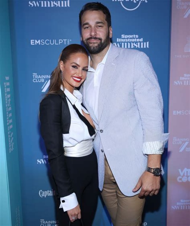 Model Haley Kalil posts cryptic message after divorce news